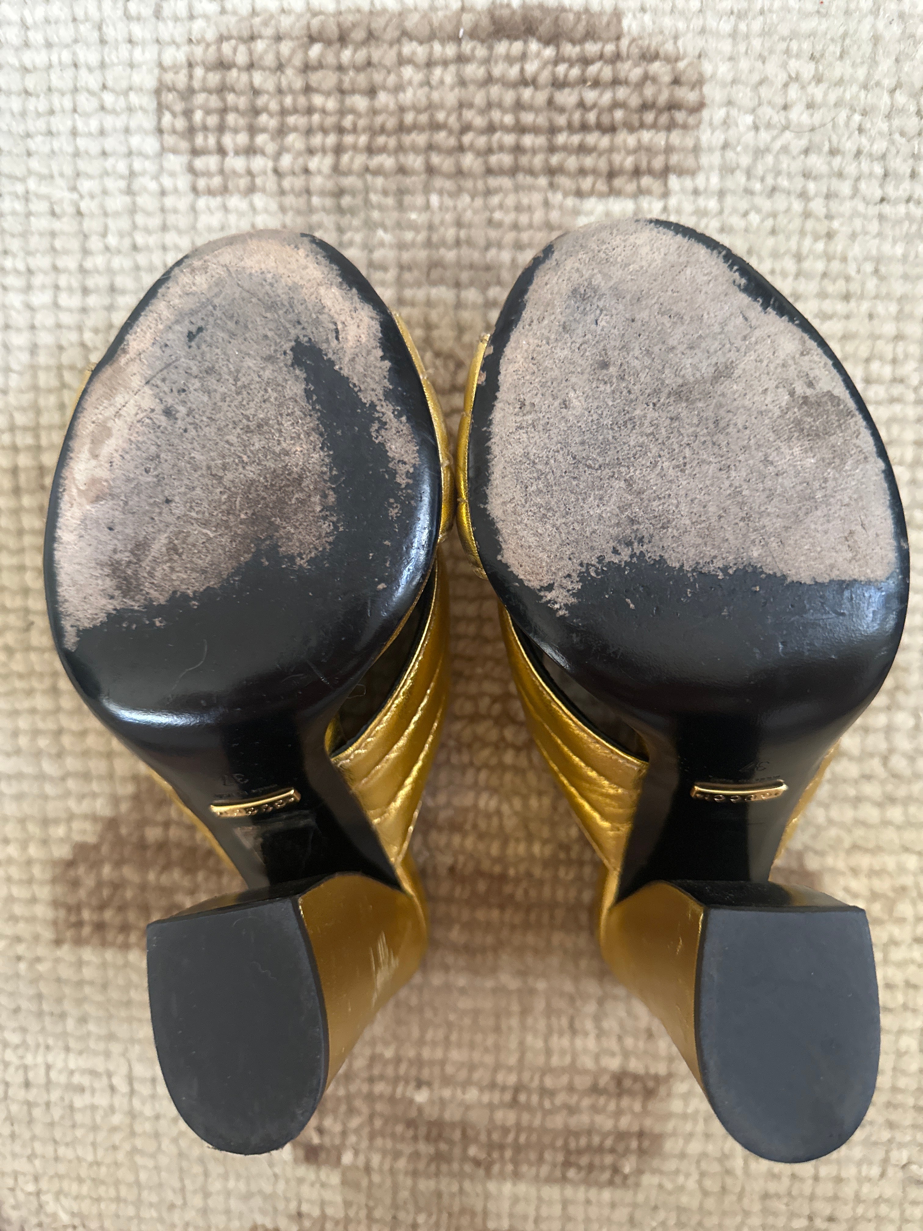 Rare GUCCI in Gold from 2016 Sz 37